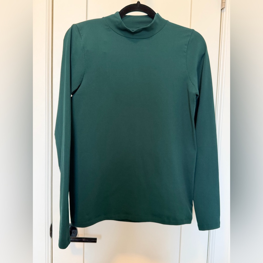 Athleta Green Long Sleeve Top